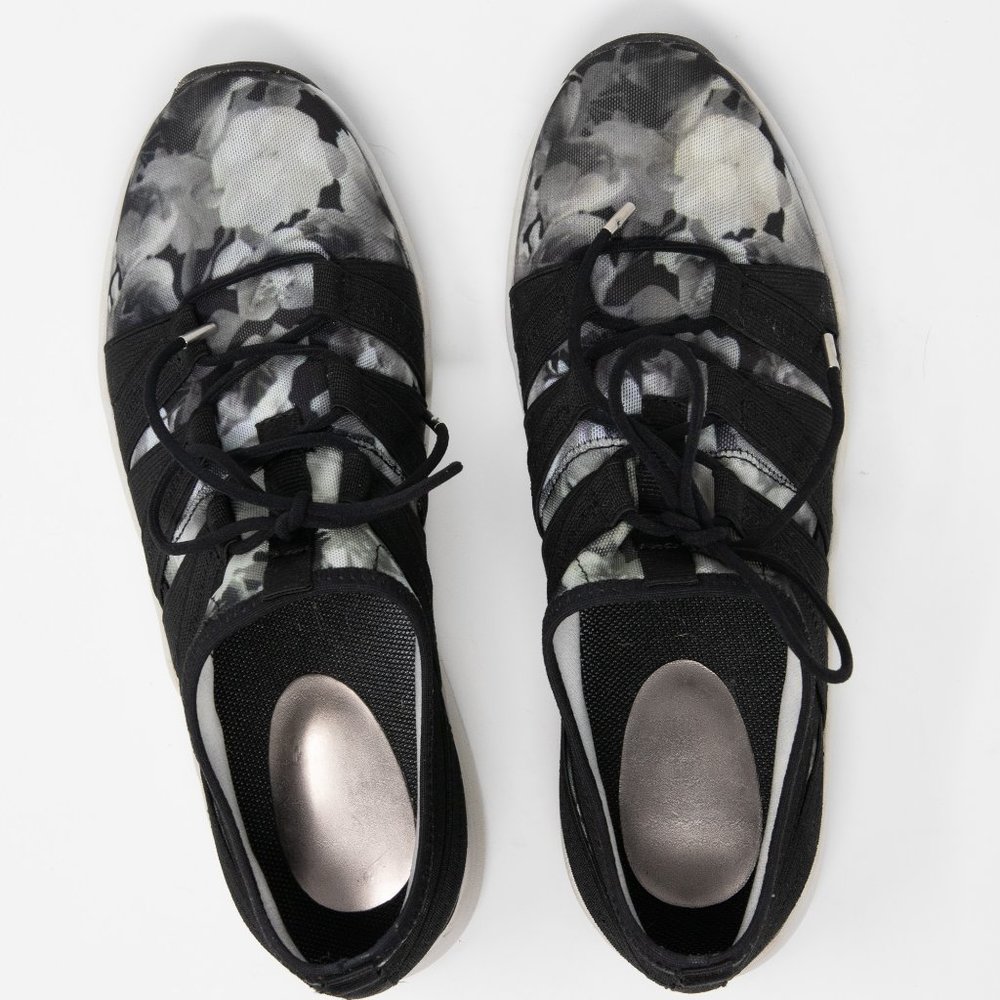 Easy Spirit Grey Floral Lace up Sneakers SZ 6